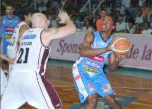 Jerome Meyinsse reforzar a Baha Estudiantes