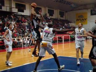 Libertad se qued con el cuadrangular de San Francisco