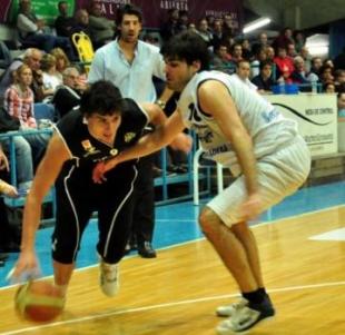 Suman, entrenan y juegan