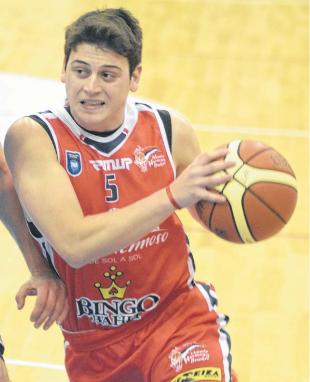 Mller por Chaves en Monte Hermoso Basket