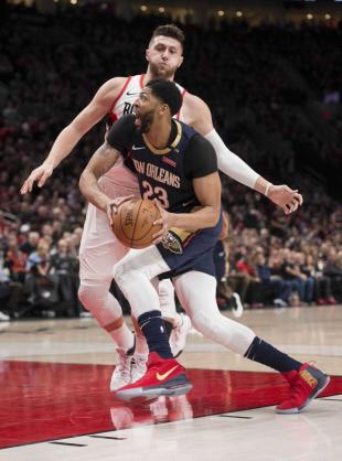 Los Pelicans se robaron el primero de Porltand