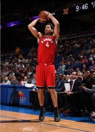 Victoria para los Raptors de Scola