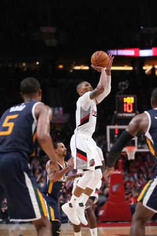 QUE JUEGUE LILLARD SOLO!