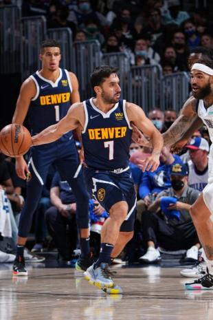 Nuggets le dio una paliza a los Mavericks