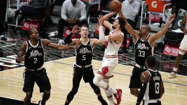 Noche soada de LaVine es truncada por Clippers