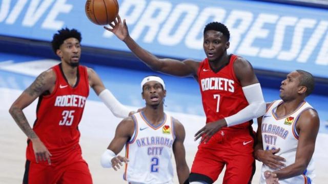 Rockets demolieron a triples al Thunder