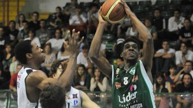 Atenas cort a Hayes y lo de Pittman est en el aire