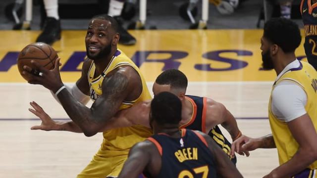 LeBron James clasific a Lakers a los Playoffs