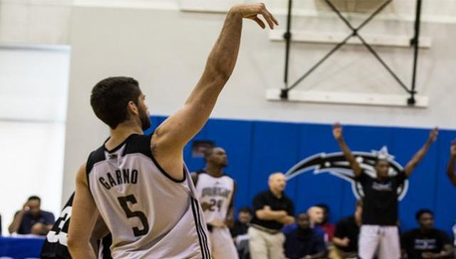 Pato Garino jugar en los Spurs