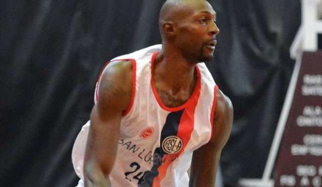 Courtney Fells se va de San Lorenzo