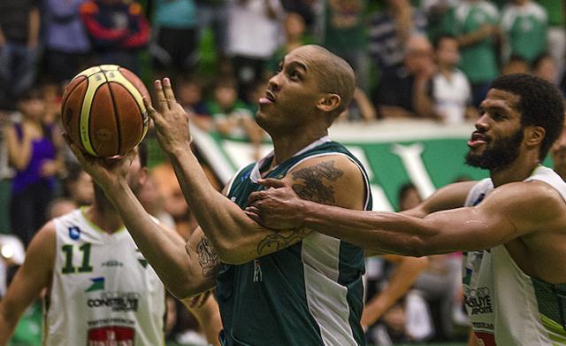 Chris Moss regresa a Ferro