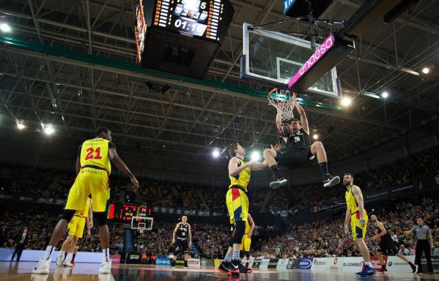 Joventut renace, Bilbao en problemas