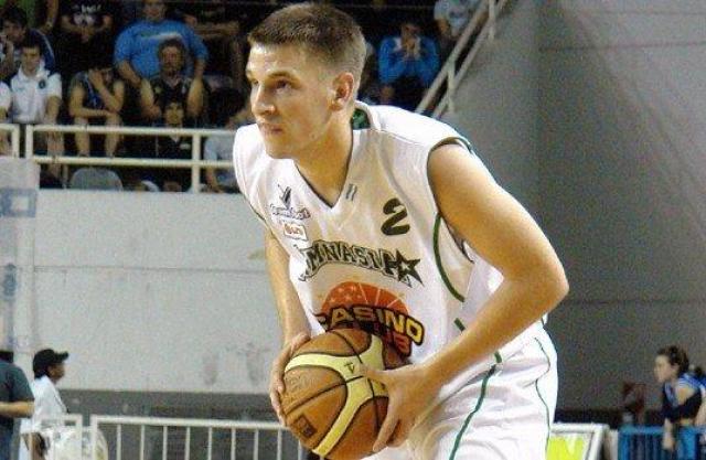 Lans contrat a Zach Ingles y complet su plantel