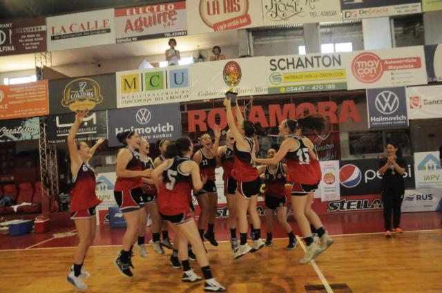 Mendoza de celebracin en el U17 femenino