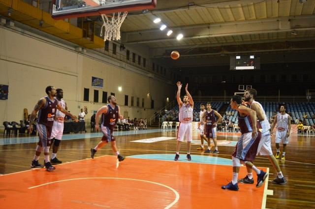 Platense le cort la racha a Ciclista