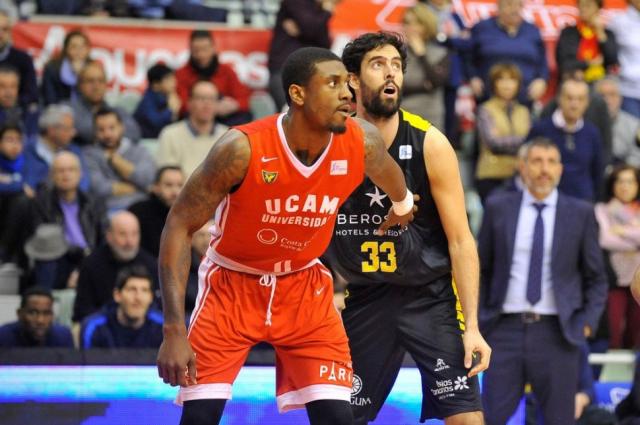 Real Madrid y Tenerife sobrevivieron a la tormenta