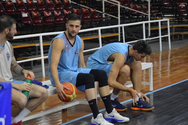 Temperley con amistad y embajadores