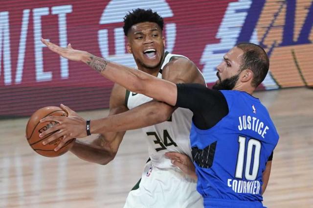 Bucks sac pasaje a semifinales