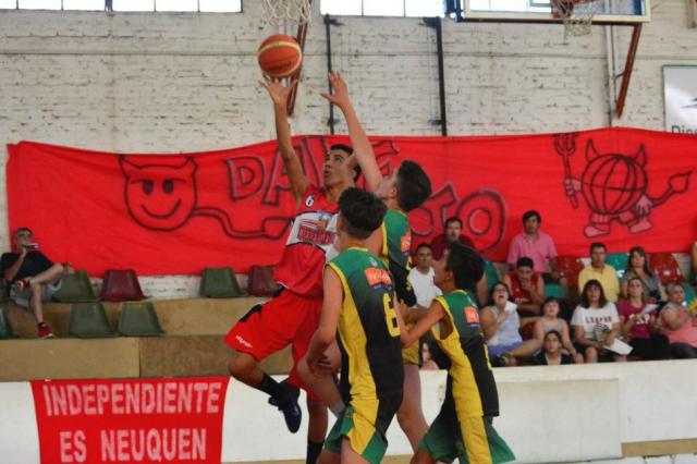 Alem e Independiente (N) golpearon en U13