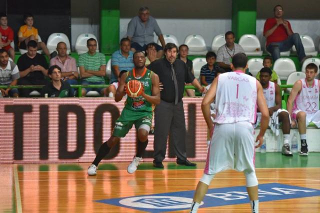 Estudiantes cort a Herv Toure luego del triunfo de ayer