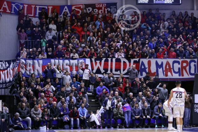 El partido se jug en las tribunas