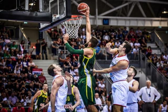 Espaa y Lituania pasan invictos a la segunda ronda