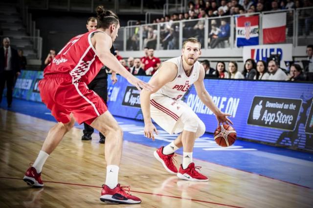 Italia y Polonia al Mundial, Croacia afuera