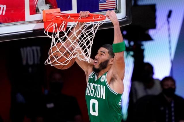 Celtics da seales de vida