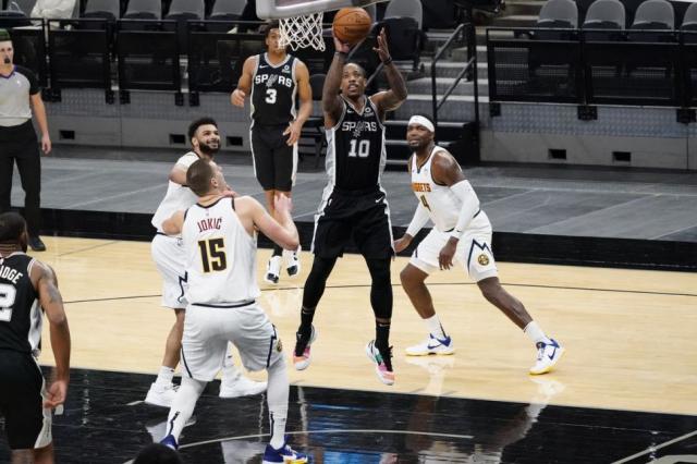 Spurs le puso fin a la racha de Nuggets