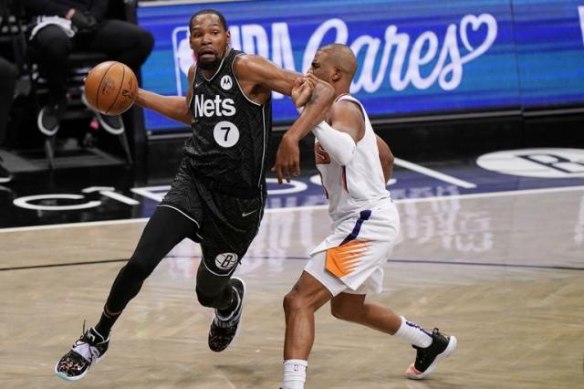 Kevin Durant regres con todas las luces