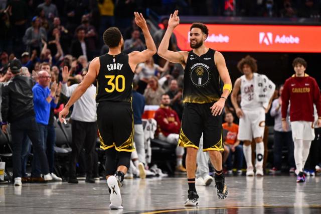 Curry brilla pero Warriors sigue en baja