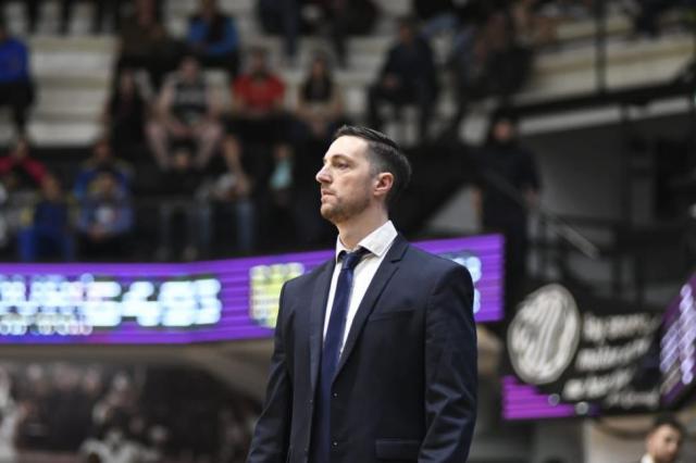 LA: Los entrenadores para la 25-26