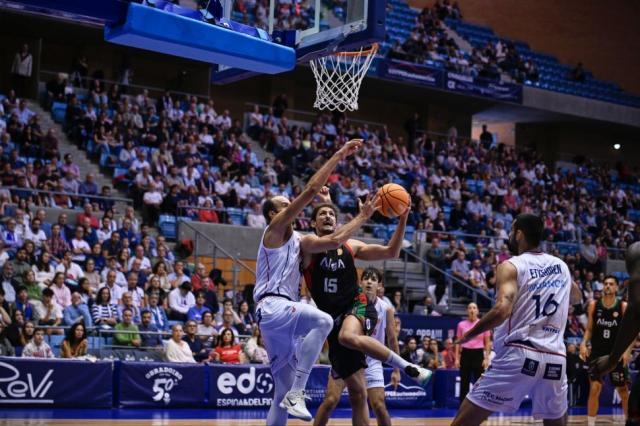 Primera FEB: Estudiantes manda, Cantabria con su primer xito