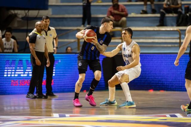 LSB: Regatas comenz con sufrimiento