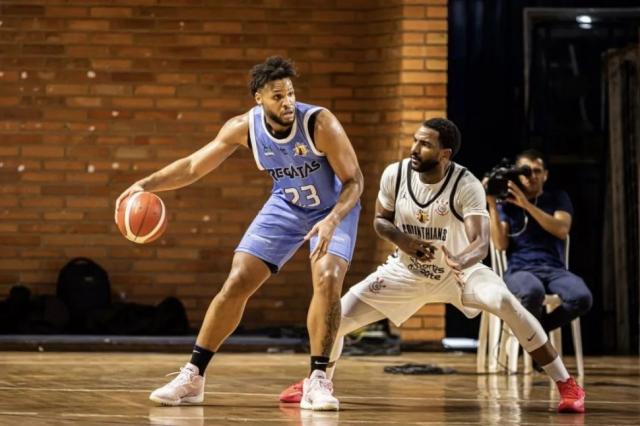 Regatas empez con buen pie ante Corinthians