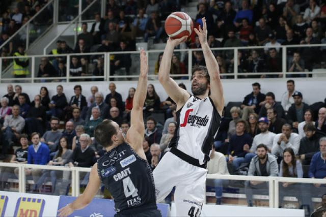 Olimpia sorprendido, Virtus Bologna bien arriba