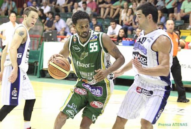 Atenas cort a Marcus Moore