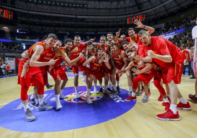 Espaa y Lituania pasan invictos a la segunda ronda