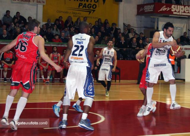 Argentino prolong su racha en el Coliseo