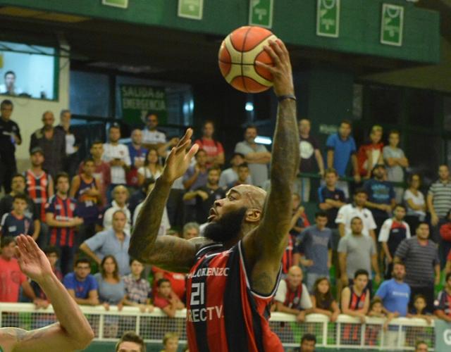 Josh Powell fue cortado en San Lorenzo