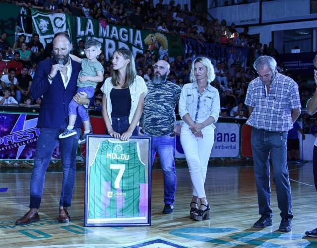 Retiro de camisetas de Cocha y Mold y la depedida de Cifu