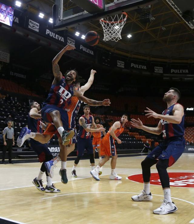 Barcelona sigue como escolta, Baskonia cerr una semana negra